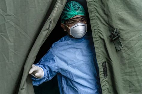 印尼6名医生死于冠病 首都开始为期两周紧急状态|雅加达|新冠肺炎_新浪新闻