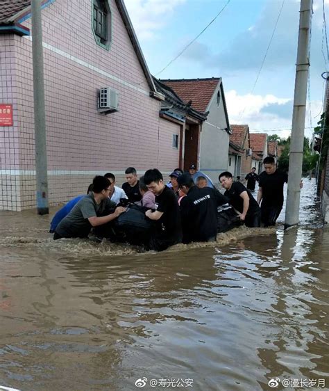 华东震撼照片之洪水中的营救(组图)
