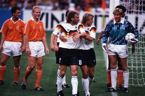 1990-91赛季的意甲，米兰双雄荷兰三剑客VS...