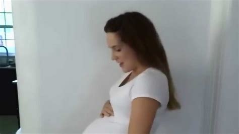 怀孕双胞胎孕妇身材变化全过程记录，这肚子可真够大的！_腾讯视频