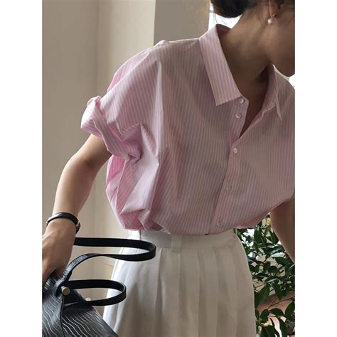 2022年浅粉色条纹衬衫短袖夏季高级感法式小众独特漂亮小衫上衣女-淘宝网
