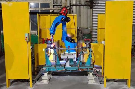 重庆精密机械制造有限公司（长安CD569后防撞梁）弧焊机器人工作站 - 重庆格一机械制造有限公司