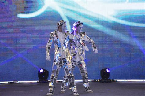 史上最震撼的机械舞,机械舞学,卓君机械舞_大山谷图库