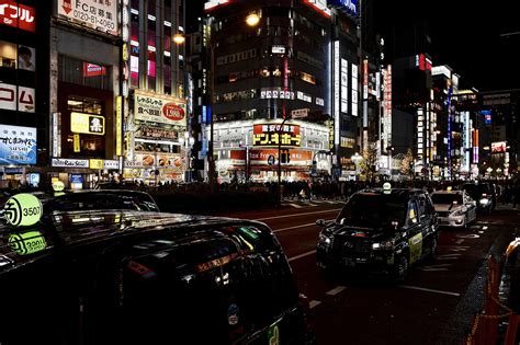 换个角度看东京 小巷里的东京夜景_文章_设计邦-全球最早和最受欢迎的集建筑、工业、科技、艺术、时尚和视觉类的设计媒体手机版