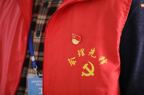 红色斗篷图片