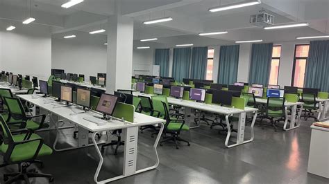 电子商务综合实训室（咸宁）-湖北商贸学院管理学院