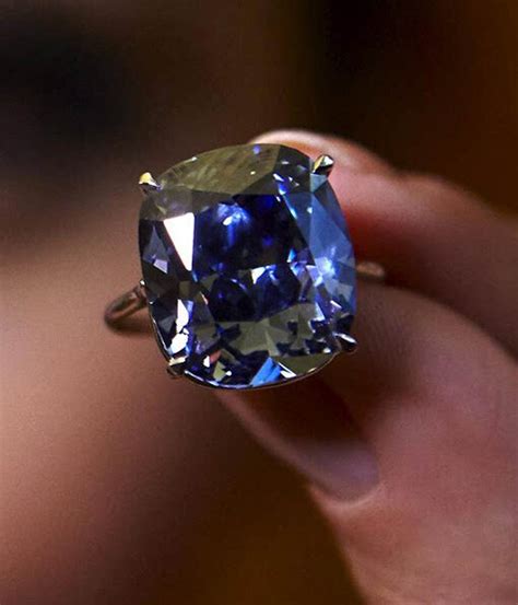 富商刘銮雄送女儿世界最贵蓝钻 有完美的颜色及纯度