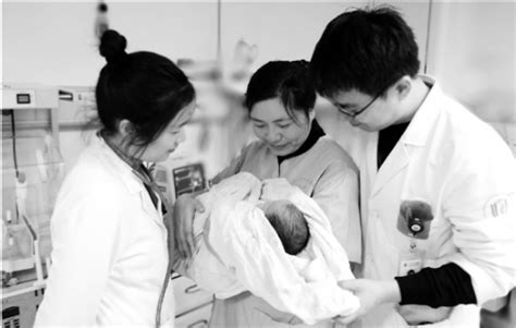 吸毒母亲丢下宝宝失联 医生护士充当临时妈妈-新闻中心-温州网
