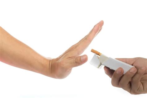 吸烟是如何伤害肺的？戒烟后或可恢复，3种症状要警惕