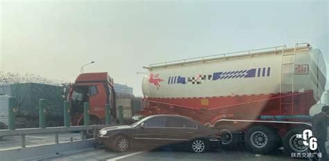 突发！西安绕城高速一罐车和小轿车相撞，拥堵3公里 - 西部网（陕西新闻网）