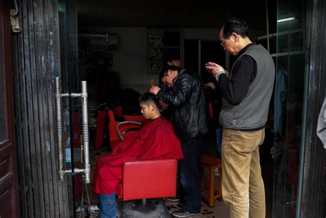 街边理发店 - 已览无余 - 富士（中国）极致影像- FUJIFILM