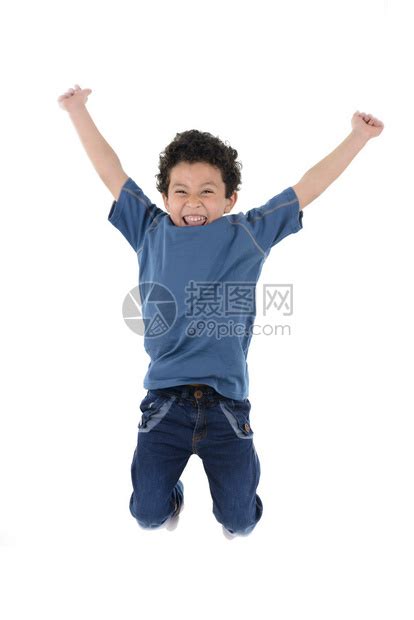 积极的快乐的小男孩跳得高高清图片下载-正版图片502465315-摄图网