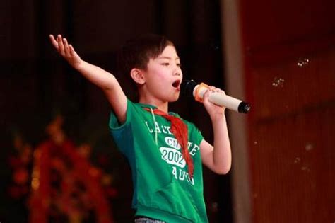 做阳光少年 布吉20多位孩子暑期声乐培训班学歌唱_龙岗新闻网