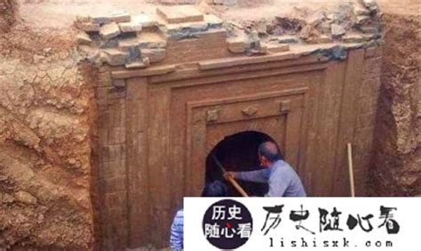 陕西村民修路挖出“石疙瘩” 经鉴定是恐龙蛋化石_手机凤凰网