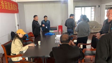 东瓯社区：助力金穗商贸城小区业主委员会换届选举工作