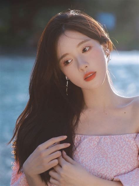 甜美女生梨涡头像真人