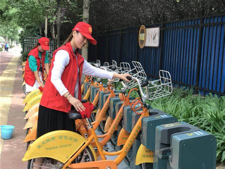 美化生活——鹤壁市实验幼儿园志愿者在服务_鹤壁市实验幼儿园_鹤壁市实验幼儿园