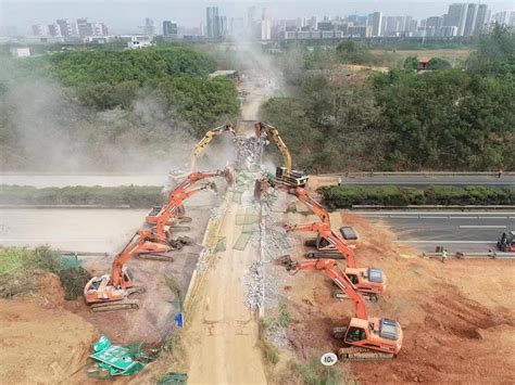 武汉绕城改扩建二标率先完成一阶段跨线天桥钢梁安装任务_湖北交通投资集团有限公司