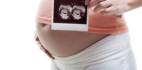 孕妇什么睡姿对胎儿发育好