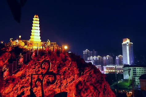 乌鲁木齐红山公园怎么去？