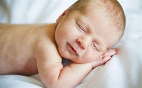 孕妇在睡觉时宝宝是不是也在睡觉