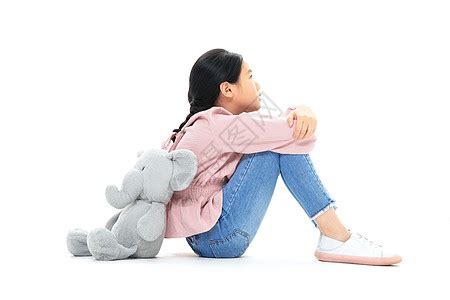 被玩具玩到哭