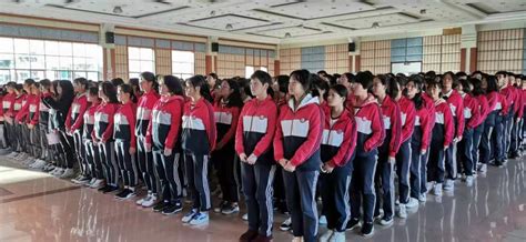 请问曲靖市经济开发区一中二中在哪里?