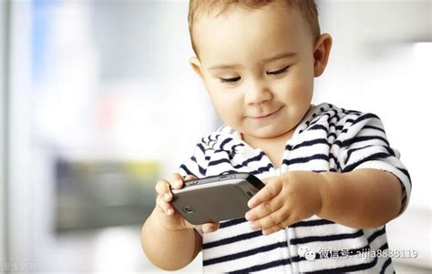 父母有必要控制孩子玩手机吗