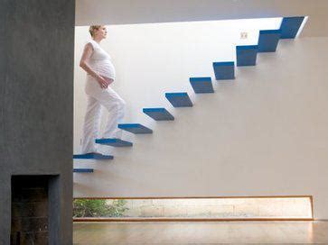 怀孕爬楼梯有助于顺产吗