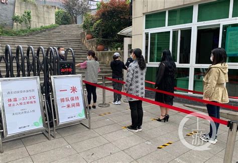 家长应大胆的与孩子进行身体接触