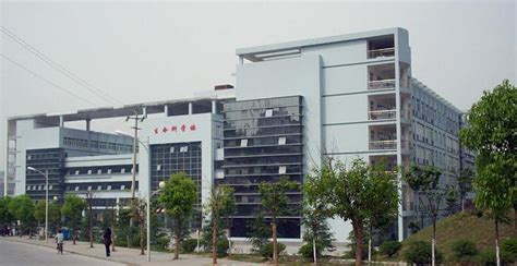 三峡大学在哪个省哪个市?