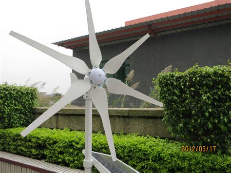 自己造一臺家用風力發(fā)電機要買些什么設(shè)備?全部算起來大概要多少資金?