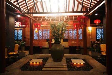 工大建国饭店附近大商场