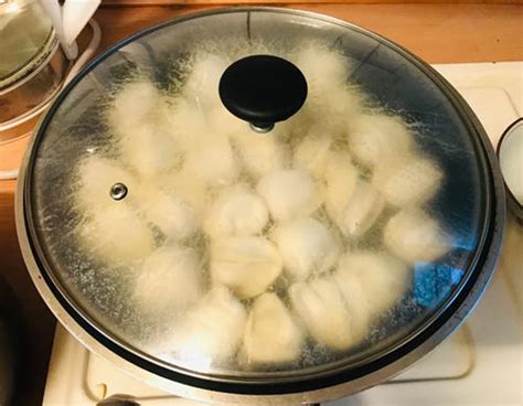 冰冻水饺连着一坨怎么吃