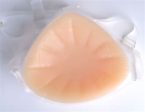 乳腺癌術(shù)后戴的義乳是棉質(zhì)的嗎？