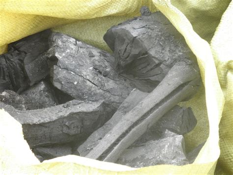 機制木炭批發價是多少錢一斤的