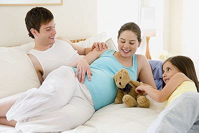 孕妇哪些睡姿有利于宝宝发育?
