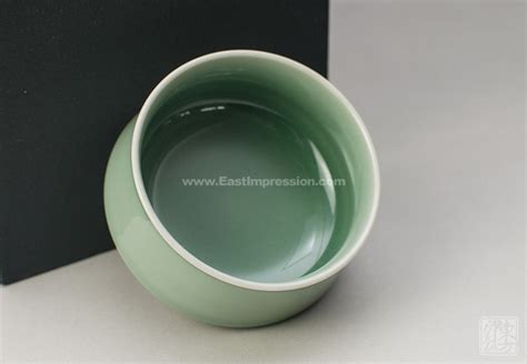 龍泉青瓷茶杯的挑選,看上去很像的同款杯子,網上價格高低不等,不知該怎么挑選