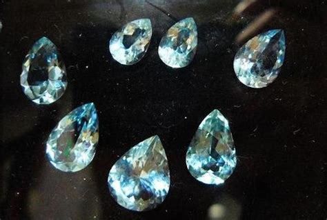 海蓝宝算水晶还是算宝石啊