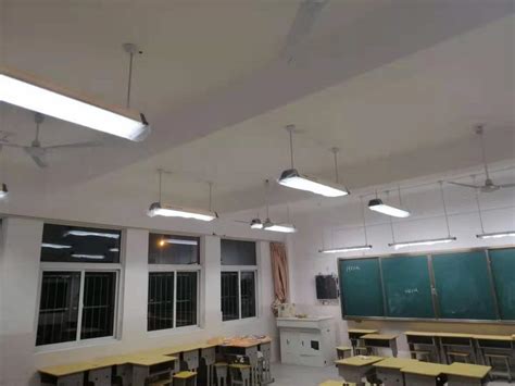 學(xué)校教室照明燈具選擇什么好
