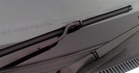 汽車雨刷刮不干凈怎么辦