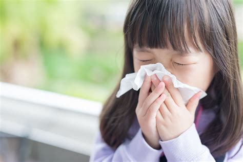小孩流清鼻涕咳嗽发烧怎么办