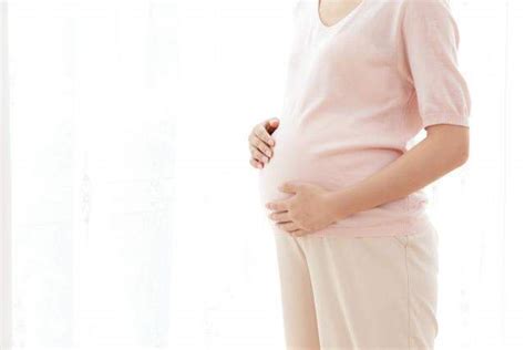 刚怀孕肚子特别大是胎儿发育好吗