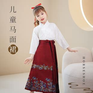 龍鳳褂和秀禾服的區(qū)別是不是正襟和偏襟的區(qū)別