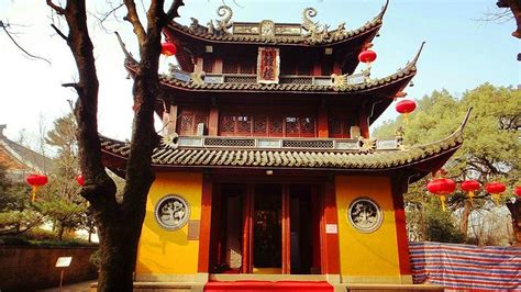 净慈寺和净慈禅寺有什么区别?为什么百度地图中会有这两个地名,到底哪一个是倒塌前的雷峰塔所在地