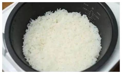 自热米饭怎么吃