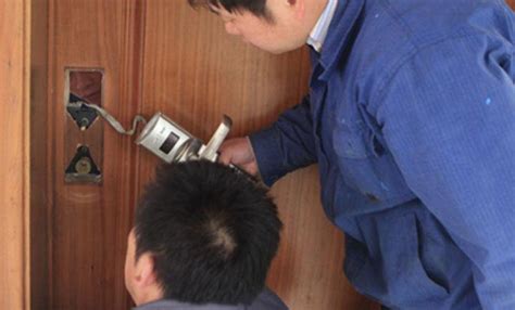 深圳市盼盼防盜門售后維修電話?...