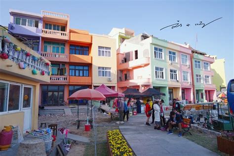 浙江小渔村被刷成彩虹色，瞬间变网红，游客：除了拍照还能干啥？