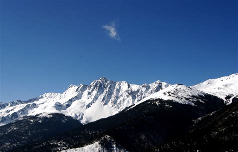 请问粉砖雪山在哪?