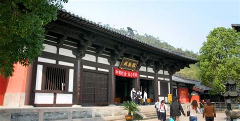 雨中游柯岩-描写景点的作文500字(共计5则)